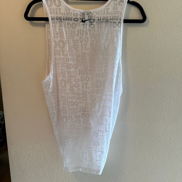 Nike Medium Workout Knot Tank - Picture 4 of 10